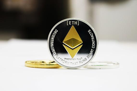 Coinbase报告显示7万亿现金蓄势待发，九月山寨季真的会全面来临吗？